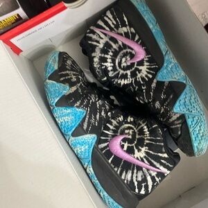 Nike Kyrie Tie Dye Design Sneakers